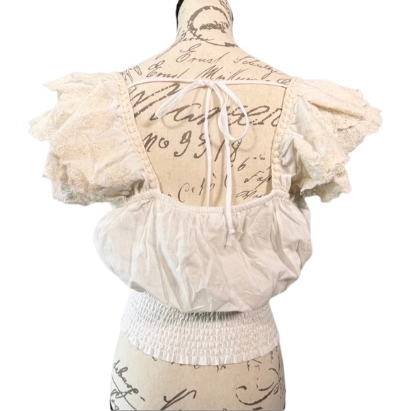 Jennifer & Grace Beige Eyelet Lace Ruffle V Neck Blouse - S - Picture 2 of 14